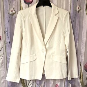 NWT Amanda & Chelsea Cream Blazer